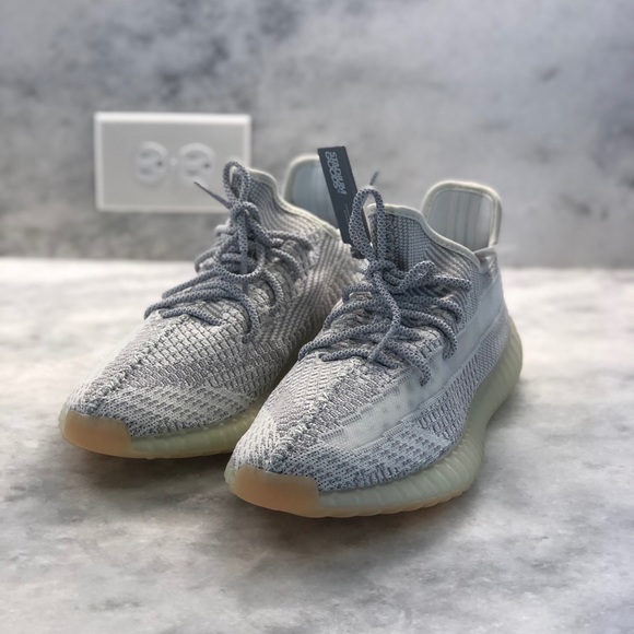 Men’s Adidas Yeezy Boost 350 V2 Size 12 (FX4348) - Picture 1 of 8